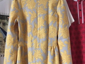 武漢尾貨服裝批發市場 庫存清倉，低價批發童裝及男女裝