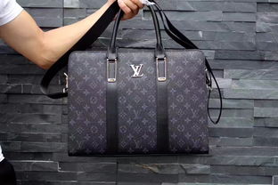 廣州二手服裝鞋帽箱包市場 巴寶莉、普拉達、LV等奢侈品牌貨源直供解析